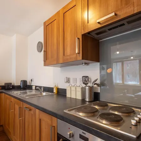 Apartman Stylish 2br Flat - Free Gym - Contractors *