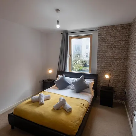 Stylish 2br Flat - Free Gym - Contractors 브리스틀