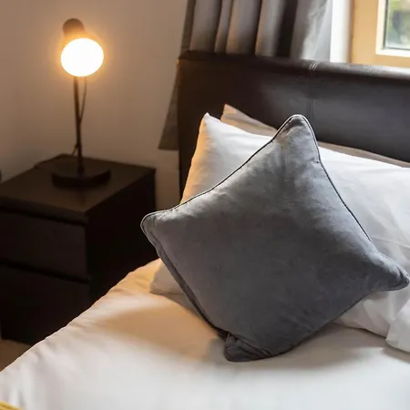 Stylish 2br Flat - Free Gym - Contractors Μπρίστολ